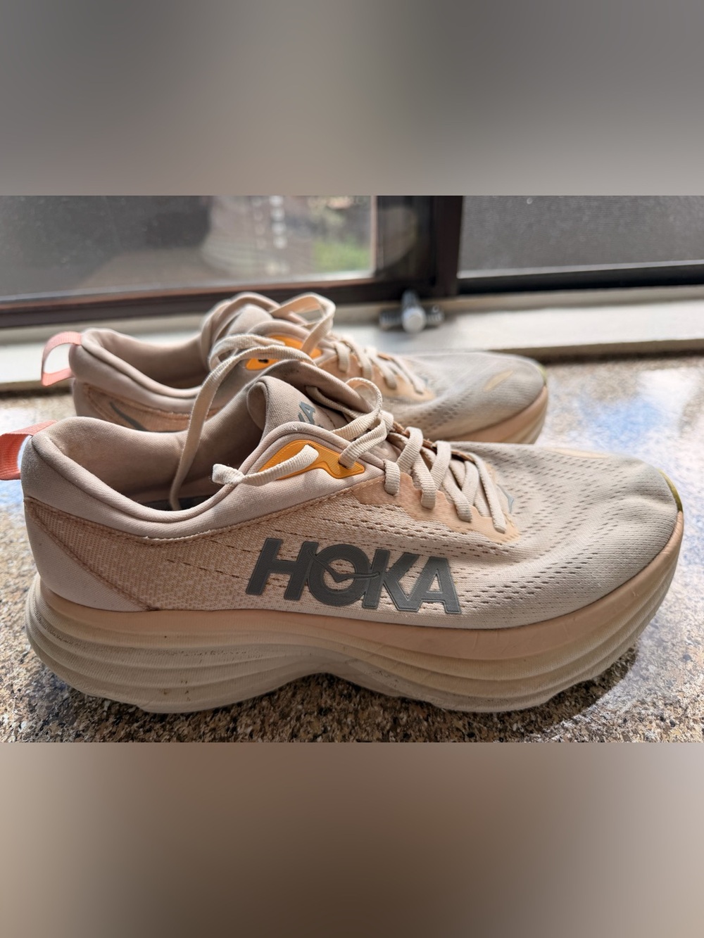 Women’s Hoka Bondi 8 Running Shoes Size 9.5B